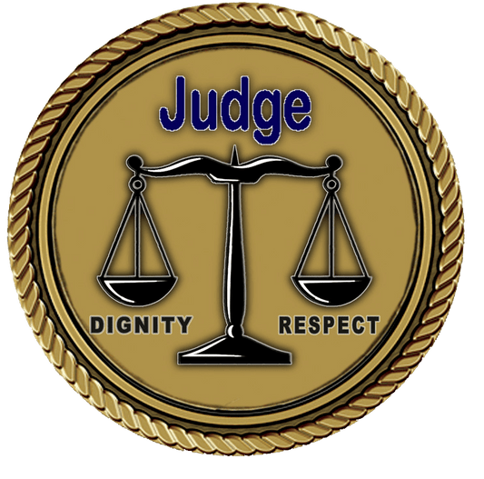 A gold medal with the word judge and two scales.